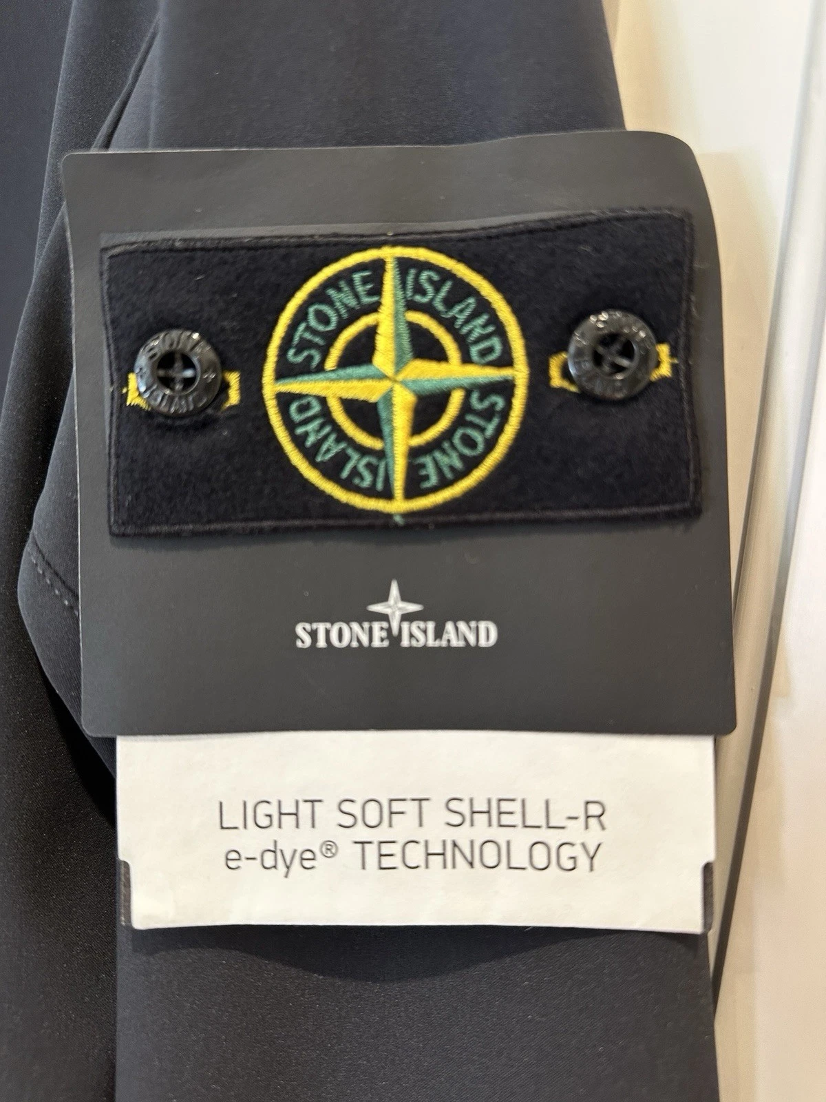 NWT STONE ISLAND SS21 LIGHT SOFT SHELL-R E-DYE JACKET DARK NAVY - MEN'S LARGE - product detail image 2