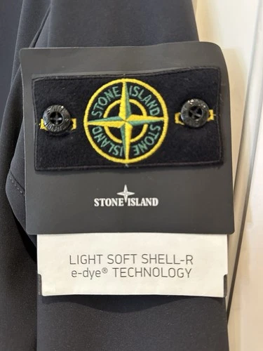 NWT STONE ISLAND SS21 LIGHT SOFT SHELL-R E-DYE JACKET DARK NAVY - MEN'S LARGE image 2