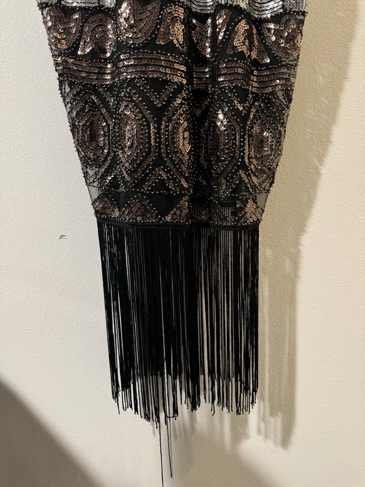 Único Vestido Vintage Flapper Gatsby Cóctel Lentejuelas Dorado Negro Flecos Pequeño Foto 3 de 4
