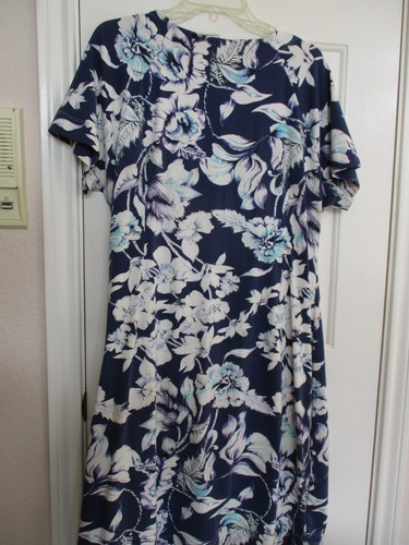 SOFT SURROUNDINGS FAUX WRAP BLUE FLORAL SHORT SLEEVE DRESS SIZE 1X - Picture 5 of 6