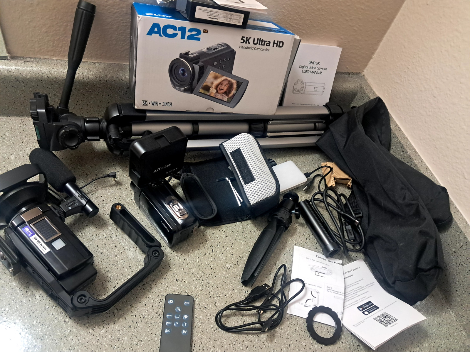 Bundle/2 cameras/4k camcorder/1080/stand/misc
