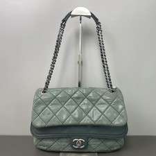 Chanel 19 Bag Green Silver Tone Quilted Aged Calfskin Leather Shoulder Handbag