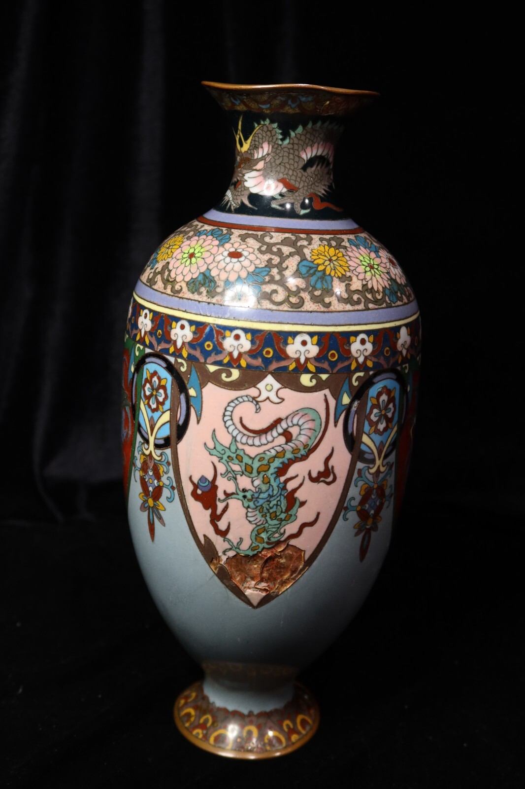 RARE ANTIQUE VASE DRAGONS PHOENIX FLOWERS 12