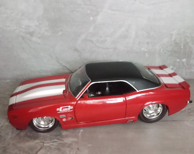 Jada 1969 Chevy Camaro Z28 Red White stripes Flat Black Roof  1:24 Diecast