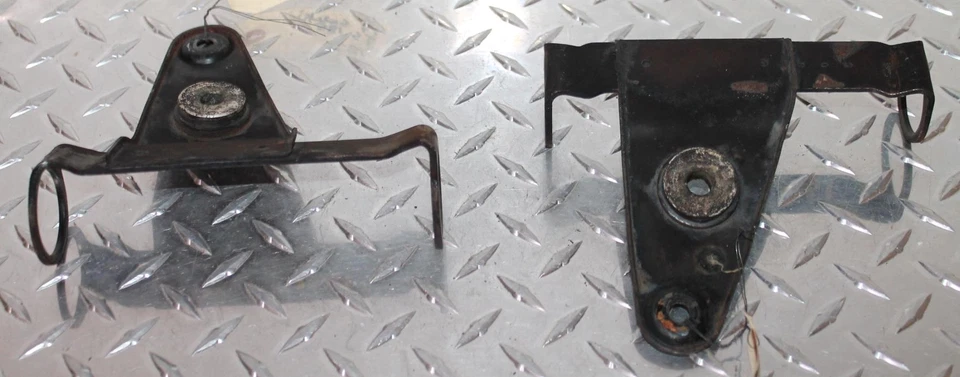 Soporte de faro izquierdo derecho Suzuki TS185 1979 Foto 2 de 3