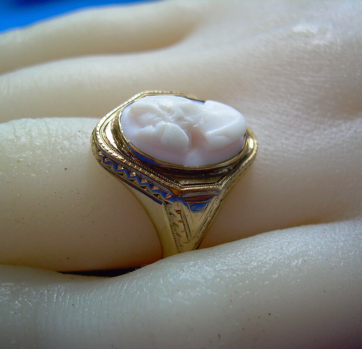 Antique Victorian Deco Ring Solid Gold Intaglio P… - image 11