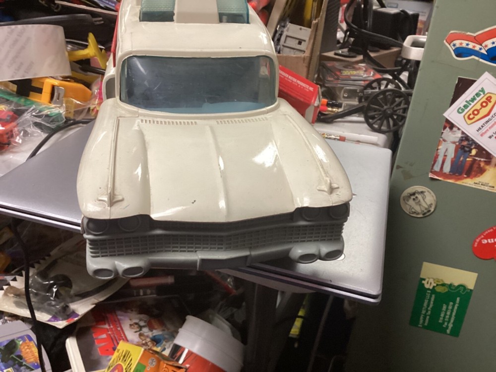 Vintage Ghostbusters Ecto 1 Car