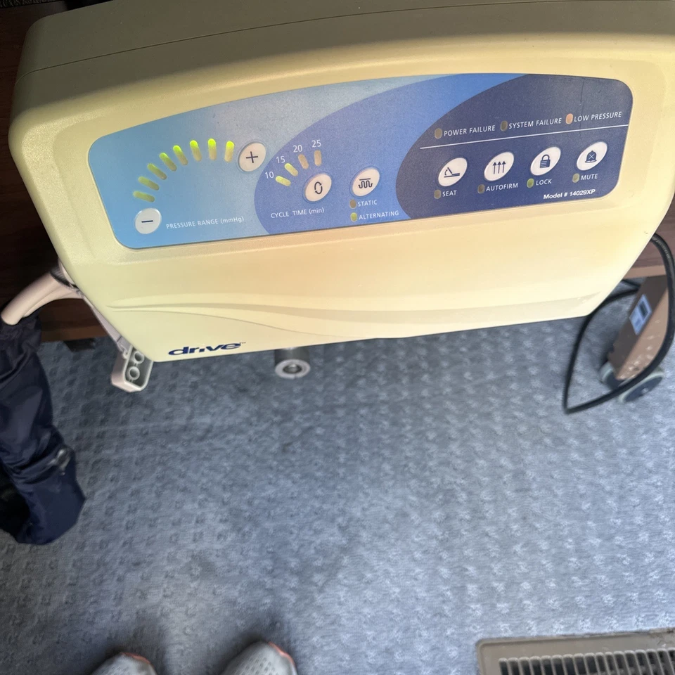 Cama de hospital elétrica completa com colchão de molas internas e trilhos de meio comprimento - Imagem 3 de 4