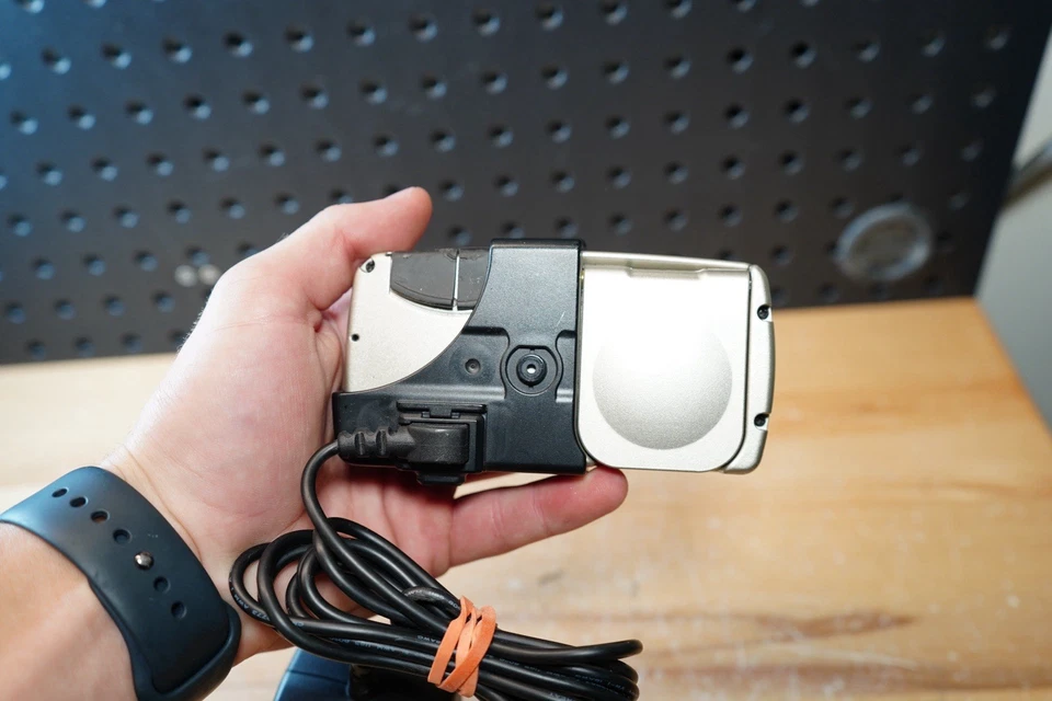 (O) GARMIN QUEST GPS POCKET SIZE HANDHELD BUNDLE TURNS ON - Image 3 of 4