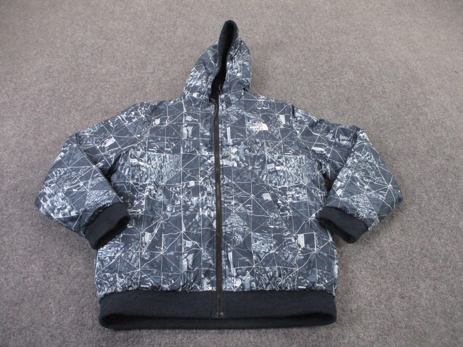 North Face Reversible Puffer Jacket for Men L Quilted Hiking Sweater