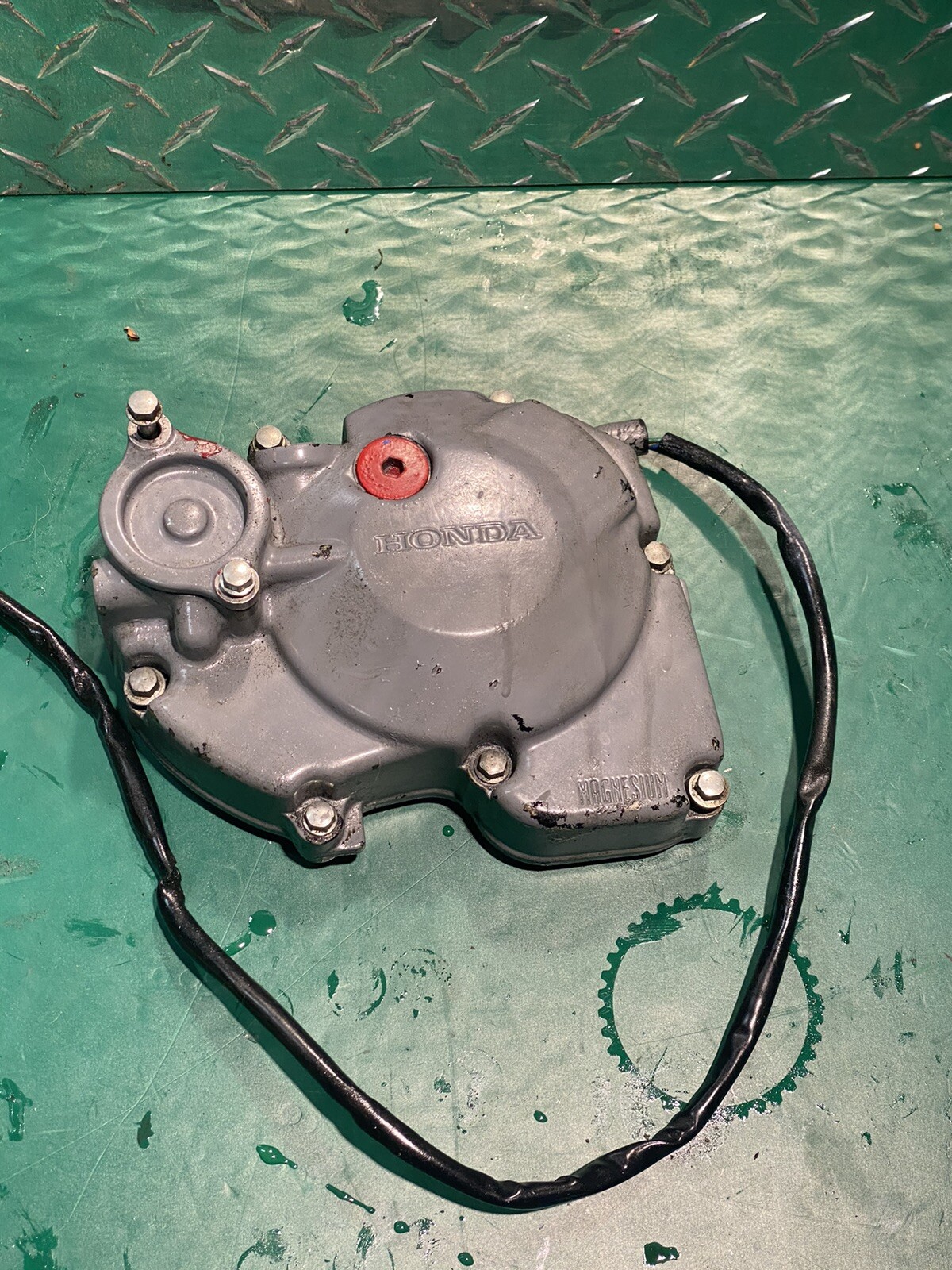 2004 0408 Honda CRF250R CRF 250R CRF250 Left Engine Stator Case Cover