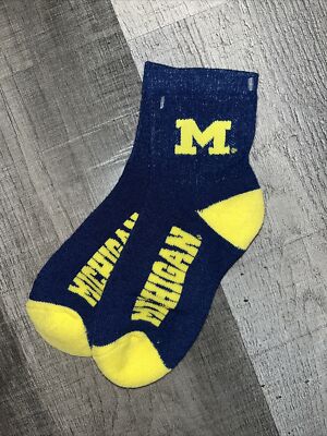 MICHIGAN WOLVERINES NCAA COLLEGE PRIMARY 1/4 LENGTH SOCKS YOUTH KIDS