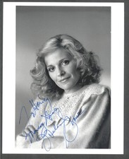Helen Shaver - 8x10 Signed Autograph Movie Still - Amityville Horror Helen Shaver - 8x10 Signed Autograph Movie Still - Amityville Horror