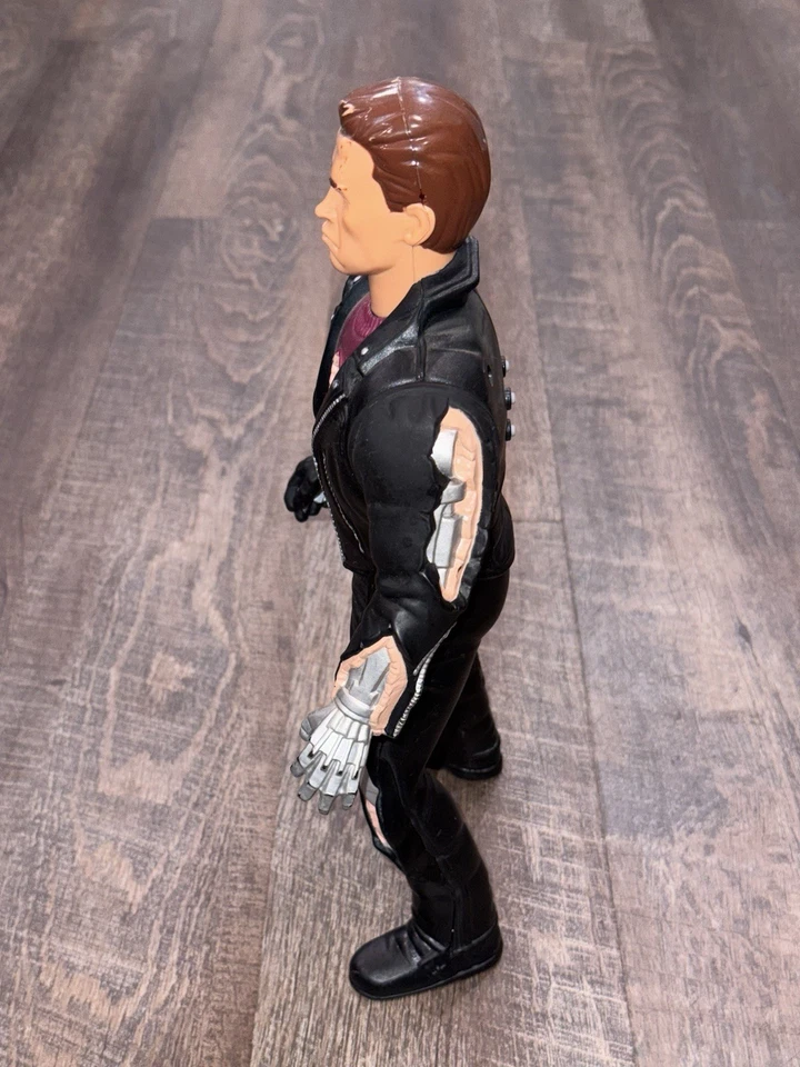 Figura parlante Kenner Terminator 2 Future War Ultimate Terminator 1992 de colección Foto 2 de 3