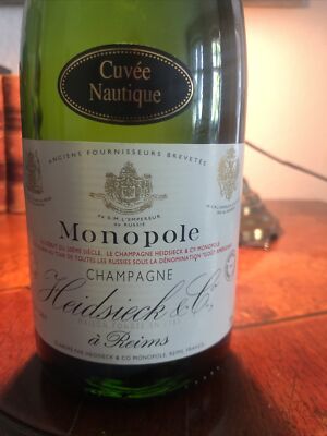 CHAMPAGNER HEIDSIECK&CO A REIMS CUVEE NAUTIQUE WIE AUF DER TITANIC SERVIERT