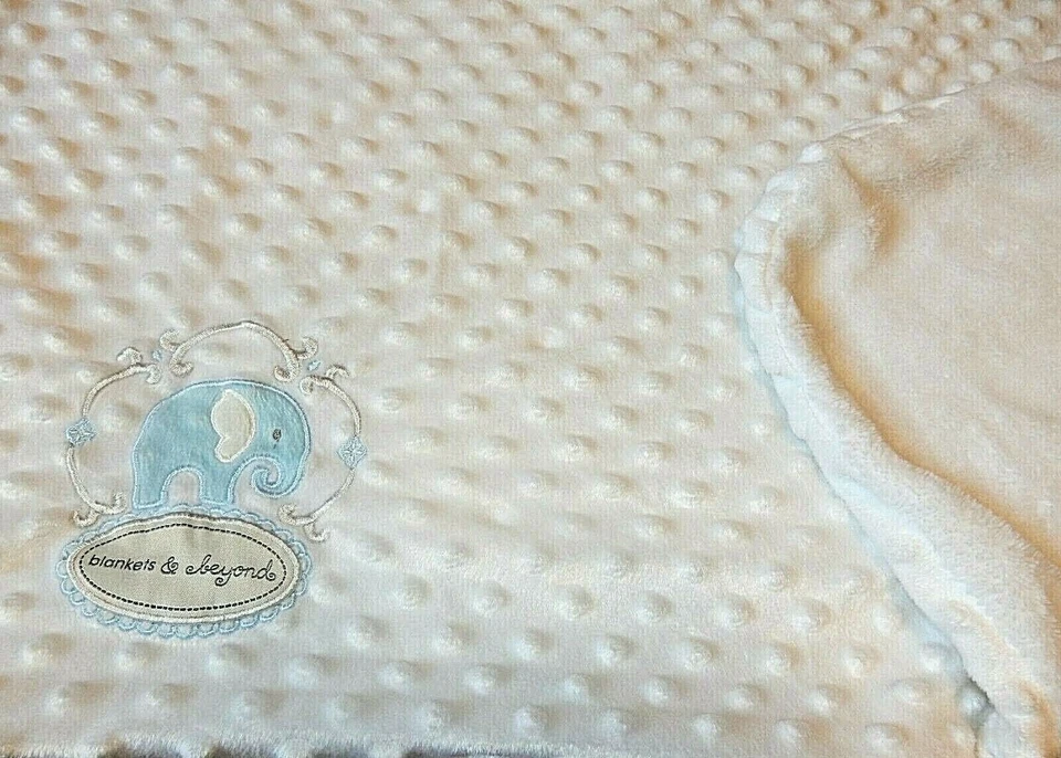 8D !WOW! LN 30x30 Blankets & Beyond Plush Minky Dot Velour Crib Baby Blanket - Image 2 of 4