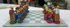 JEU D’ECHECS FIGURINES ART FOLKLORIQUE BRESIL EN TERRE CUITE ET ECHIQUIER VERRE
