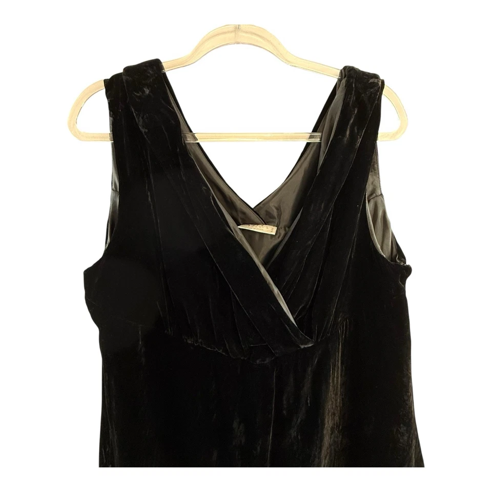 Sara Size 18 Black Velvet V Neckline A Line Sleeveless Shift Dress - image 4 of 4