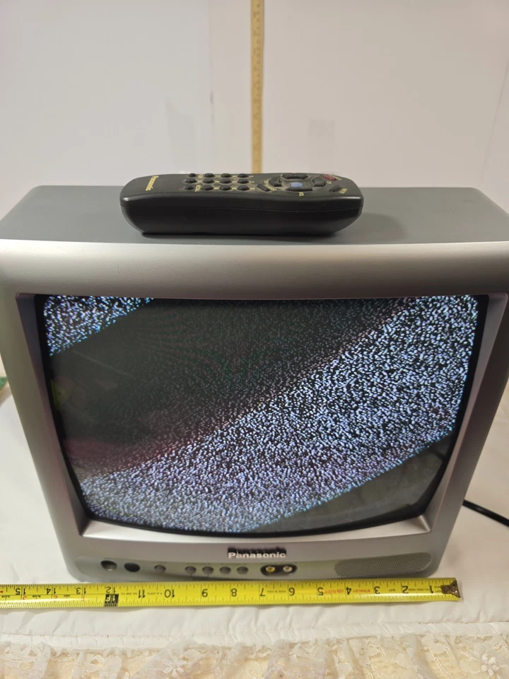 Panasonic CT-13R37S 13in Color CRT Television Retro Gaming W/Remote Tested HTF - Image 3 of 4