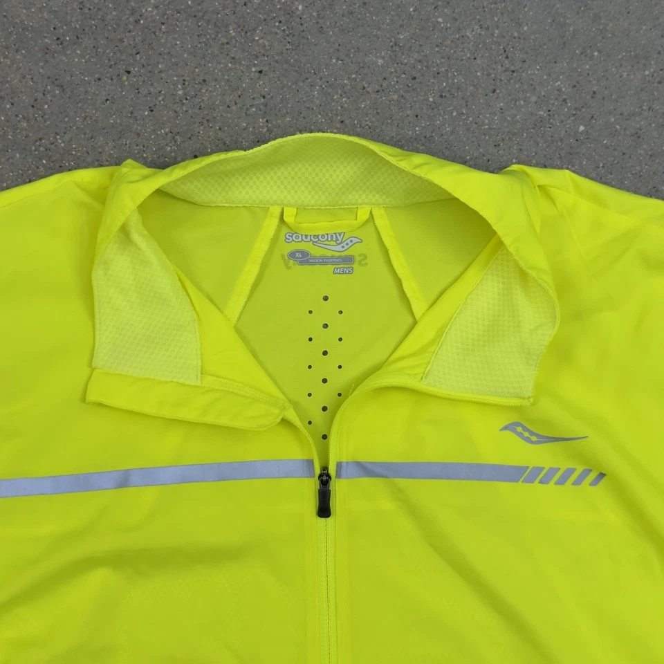 Saucony ViZiPRO Run Shield Jacket Mens XL Hi Vis Yellow Reflective X-Static Zip - Image 2 of 4