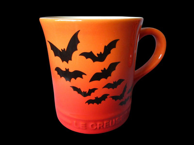 Le Creuset Bat Mugs Volcanic Set Of 2 Cups Stoneware Flame Orange New Box
