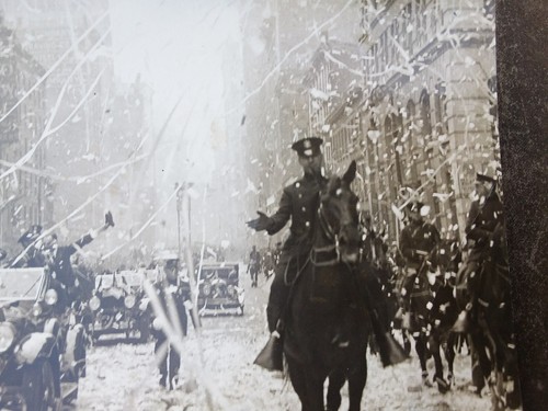 Antigua foto estampada de 1918 desfile del día del armisticio de la Primera Guerra Mundial historia americana de Nueva York - Imagen 3 de 5