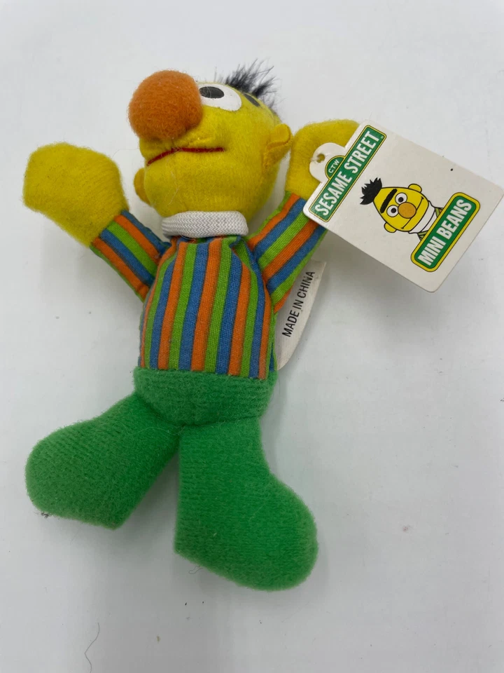 Lote 3 Figuras de Colección Flexibles Campamento Sésamo Bert Kelloggs y Etiqueta de Equipaje Ernie Foto 4 de 4