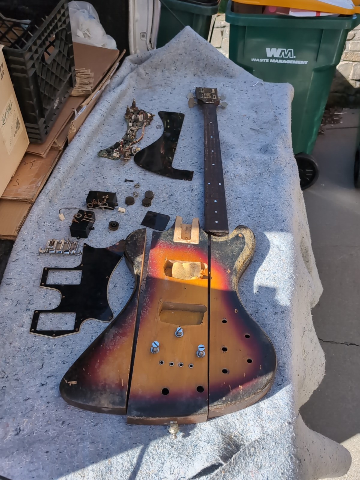 Gibson RD Artist Bass Parts Or Repair 1970s I Believe 1979 Needs Repair Moog BRD