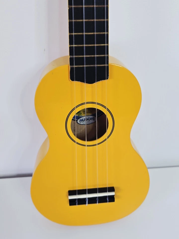 Mahalo Nubone U-30G-YE Ukulele Bright Yellow Gloss 21" Excellent Condition - Image 2 of 4