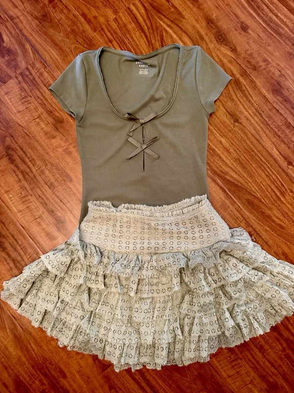 Women’s American Eagle Outfit Size XS, AE, Skort, Bow, Lace, Ruffles, Green,cute