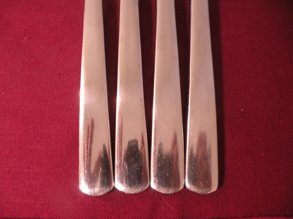 Juego de 4 tenedores de cena EMPIRE Martha Stewart Essentials MSE acero inoxidable 8 1/8" Foto 3 de 4