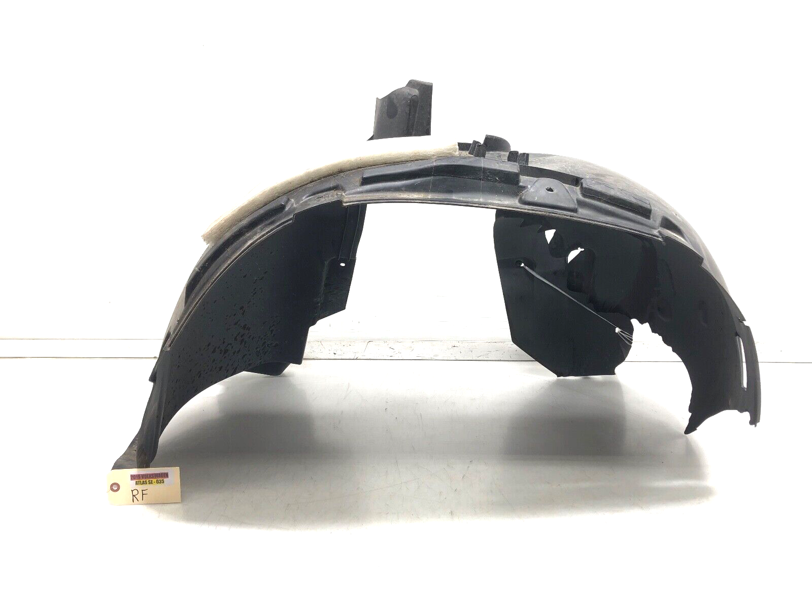 2018-2023 VOLKSWAGEN ATLAS RIGHT PASSENGER FRONT WHEEL FENDER LINER OEM