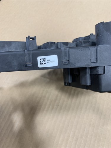 BMW E60 E63 650I 550I 04-10 REAR TRUNK POWER DISTRIBUTION FUSE BOX RELAY #46 - Picture 5 of 7