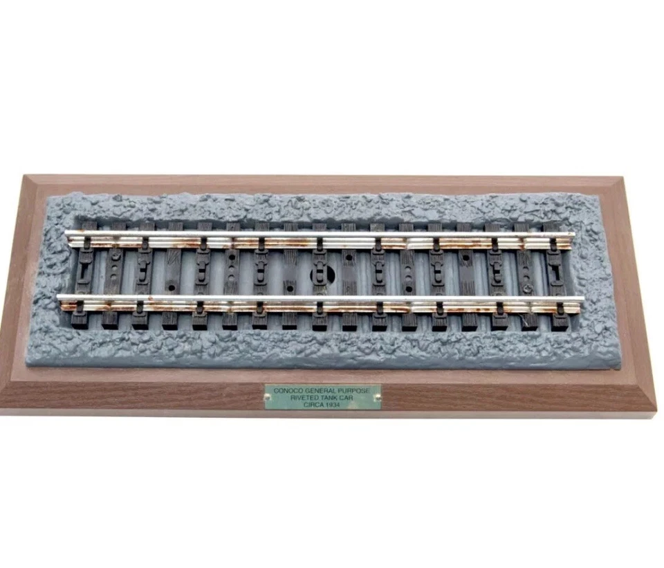 1934 Conoco Riveted Tank Car Replica Coin Bank With Box & Stand NEW 1994 Lim. Ed — 第 3/4 张图片