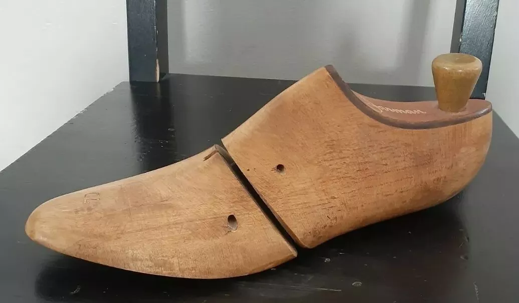 Vintage JARMAN Wooden Shoe Tree Form Mold Cobbler Size 7D Left Foot