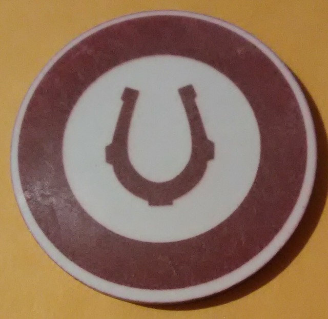 VINTAGE VAULT LUCKY HORSESHOE BROWN POKER CHIP GREAT FOR ANY COLLECTION