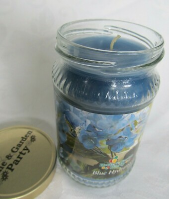 NEW  Home & Garden Party ''Blue Hydrangea'' 10 oz Jar Candle MADE IN USA 50 Hr 