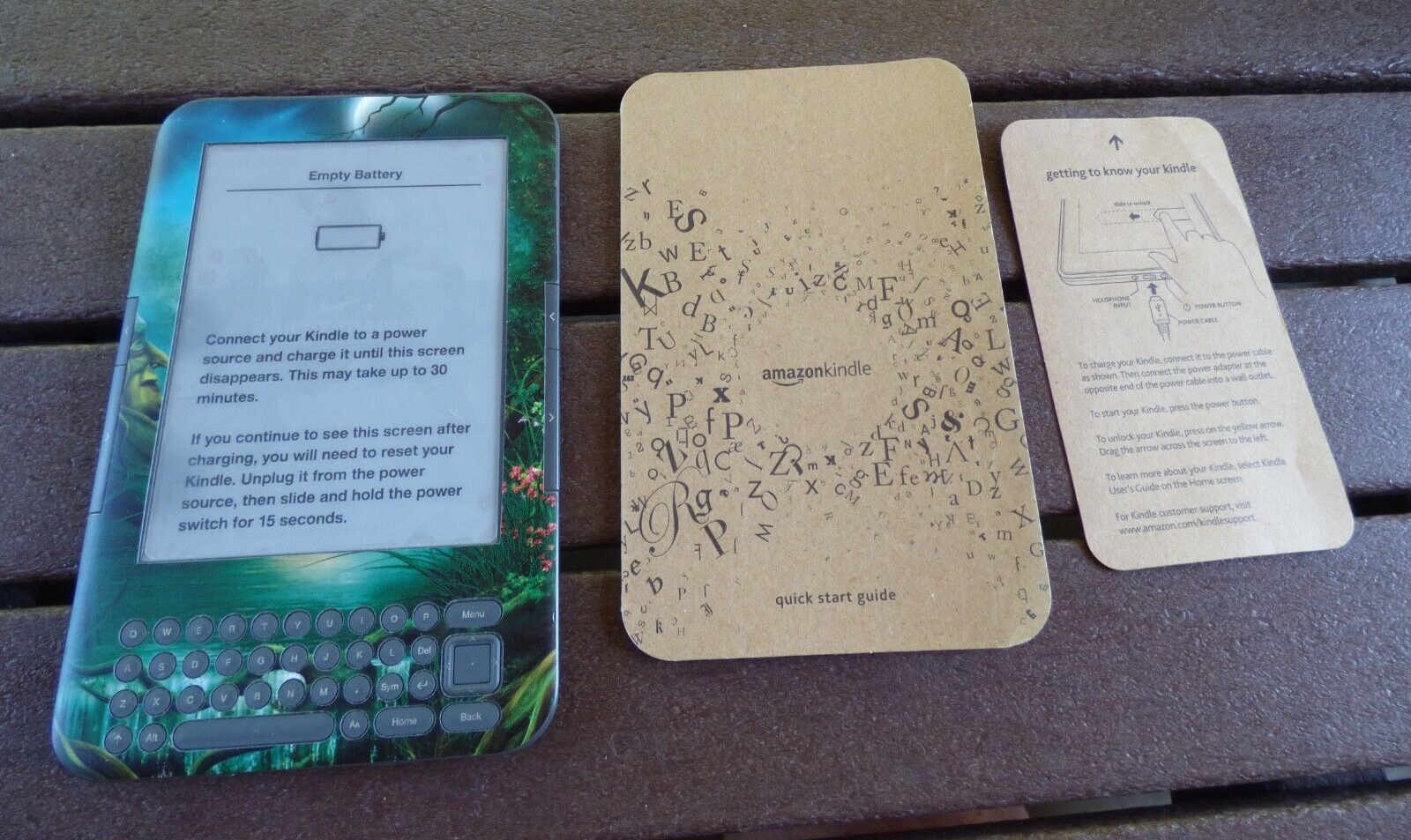 Kindle 6” Display3rd gen 2010 WiFi Graphite Beautiful decal orig owner FOR PARTS-image