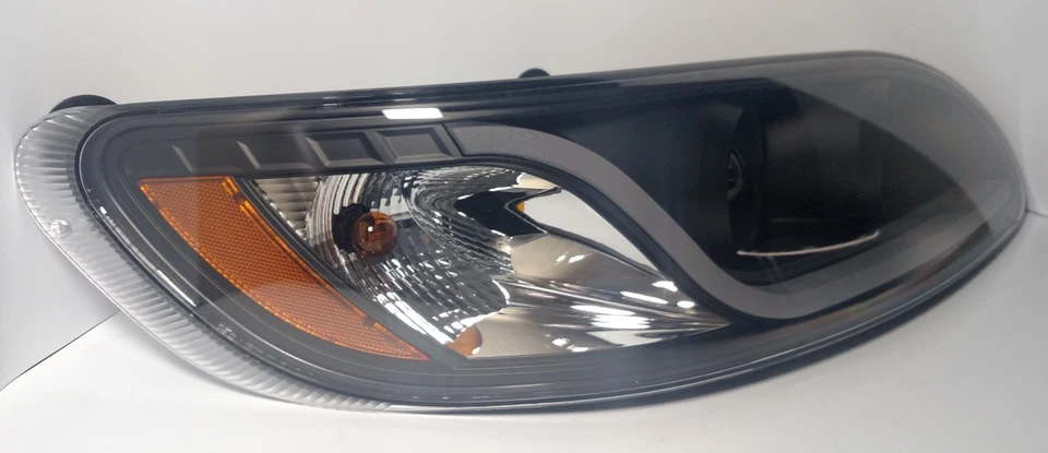 (RH) Blackout Headlight W/ Dual Function LED Running Light for Peterbilt - Image 4 of 4