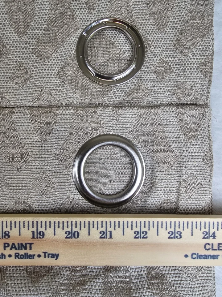 Allen & Roth Cortinas 4 Panales Bronceado Diseño Texturizado Ojales Plateados 50W x 96L Foto 4 de 4