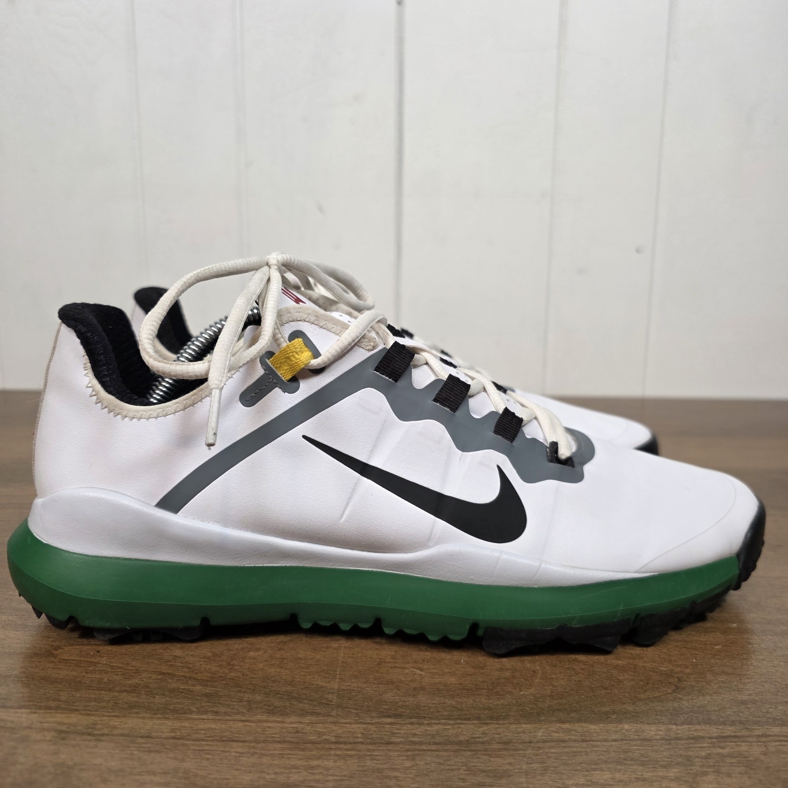 Shoes Men 11.5 White Black Green Tiger Woods Spiked Dr5752-1