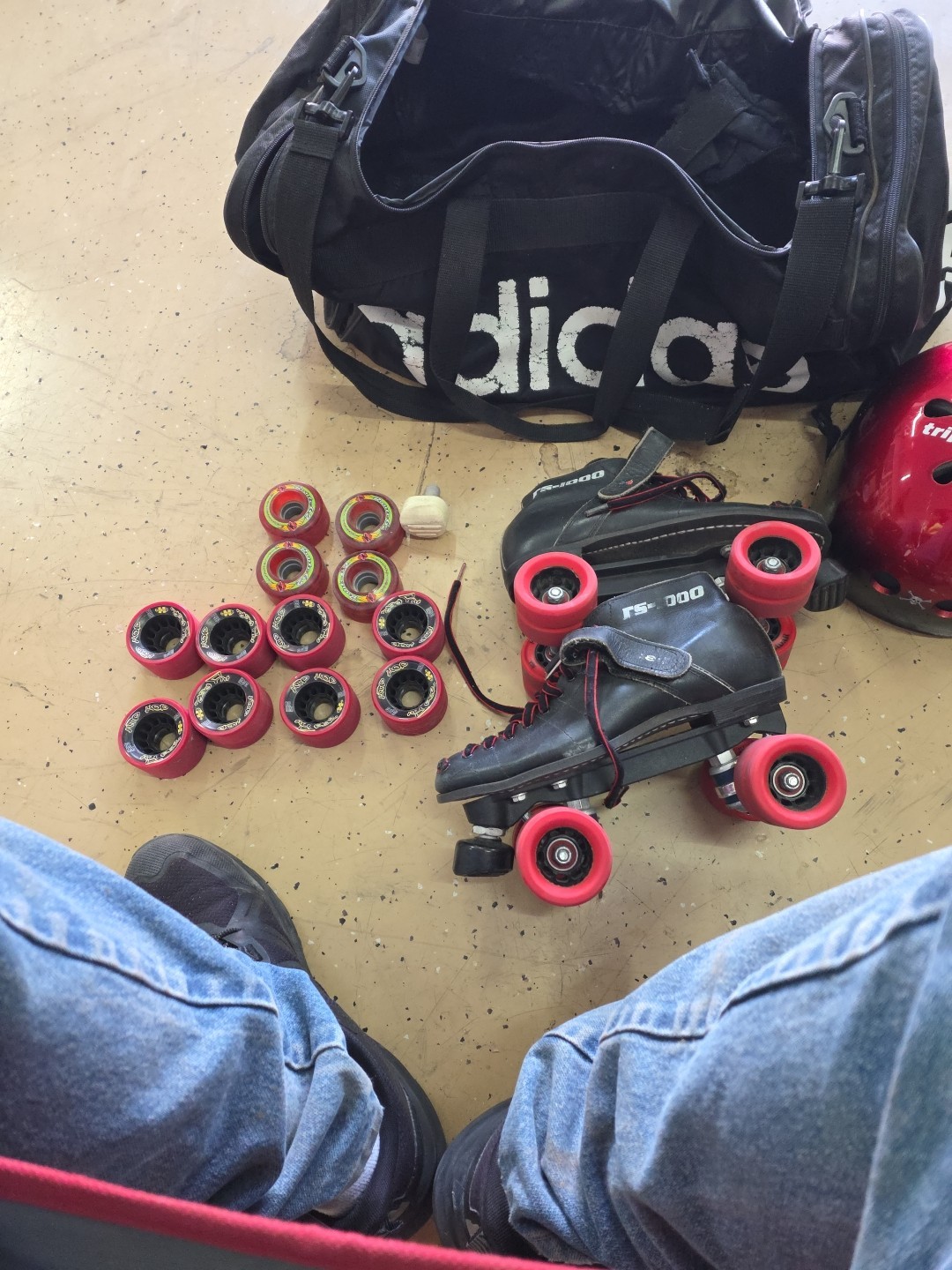 Size 7.5 Rs 1000 With Extra Wheels