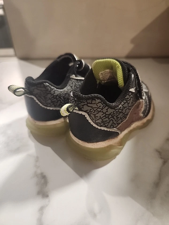 Jurassic World Infant Boys Athletic Light-up Sneakers Size 5 Dinosaur  - Image 3 of 4