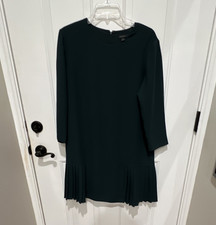 Ann Taylor Green Solid Shift Knee-Length 3/4 Sleeve Round Neck Pleated Zip 4