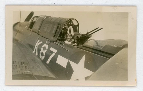 #  21 OLD WW2 MILITARY PHOTO AIRPLANE  GUNNER  SOLDIER SNAPSHOT