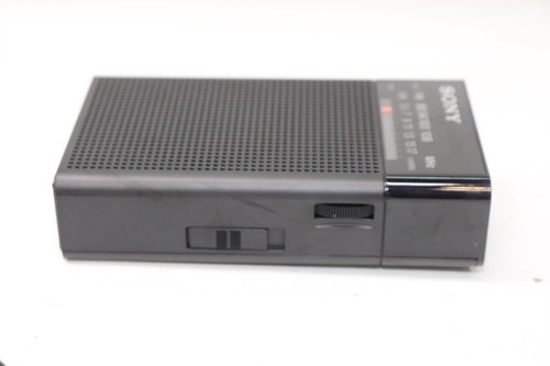 Sony ICF-P27 Radio AM/FM Radio Portatile Manuale Nera con Indicatore di Sintonizzazione LED Nuovo - Foto 3 di 11