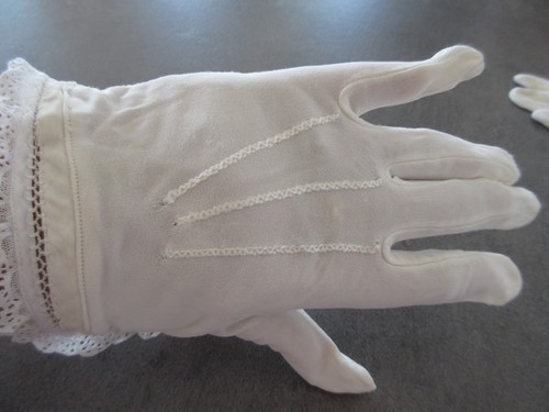 Des gants en cuir peints au pochoir - Marie Claire