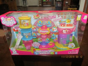 SQUINKIES Adventure MALL Surprise Light 