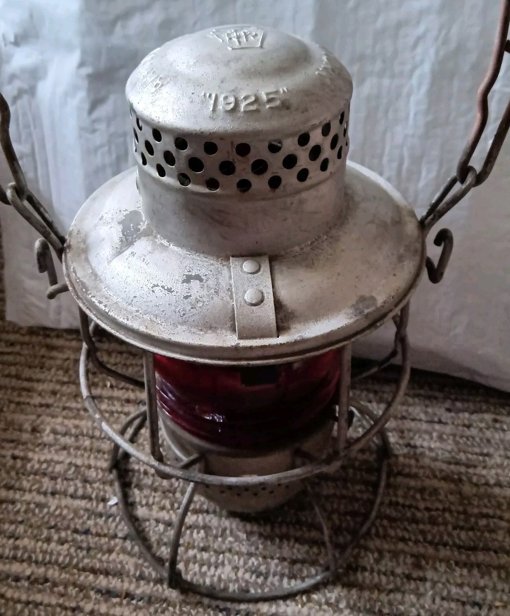Vintage 1925 PPR Railroad Lantern Armspear NY Red Globe Very Nice