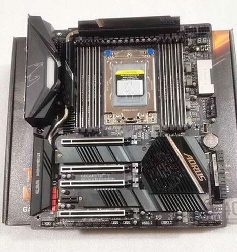 Gigabyte TRX40 AORUS MASTER Motherboard DDR4 10GbE For AMD 3970X / 3990X CPU - Picture 2 of 5